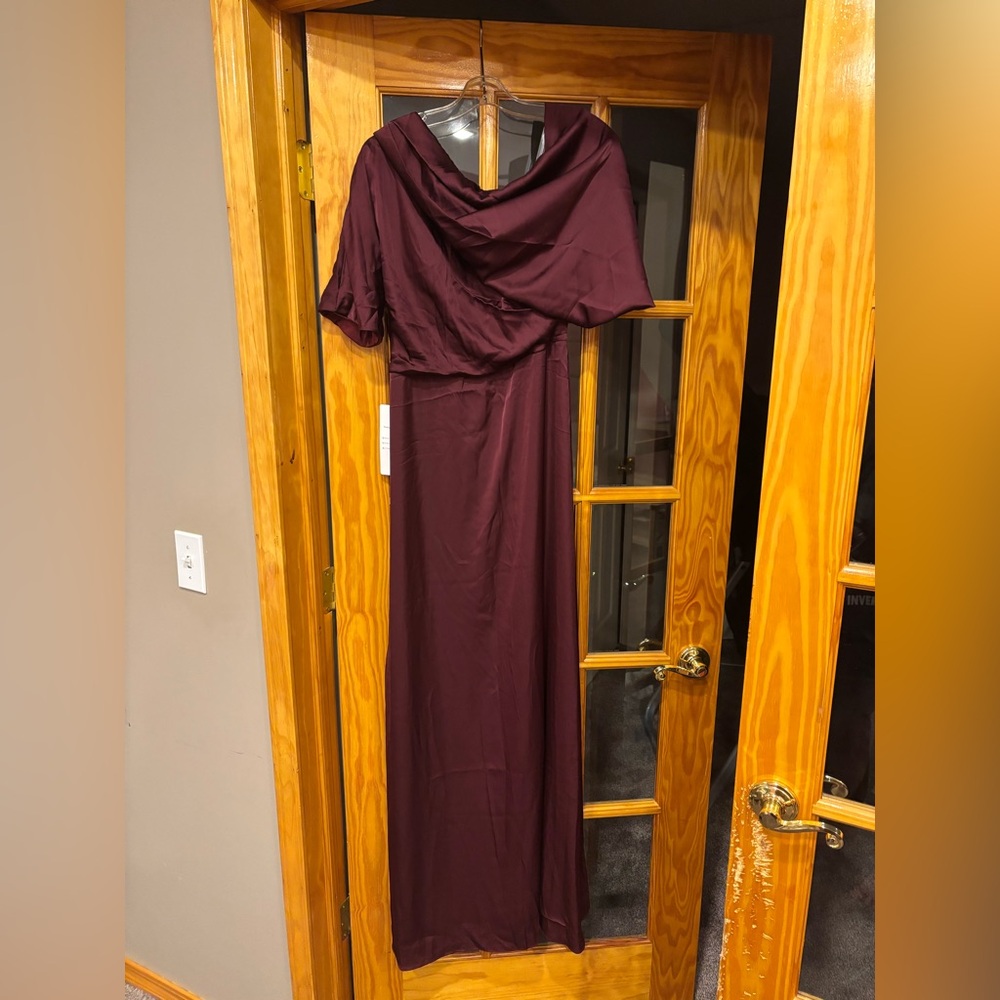 Women’s burgundy Dress - Picture 3 of 7